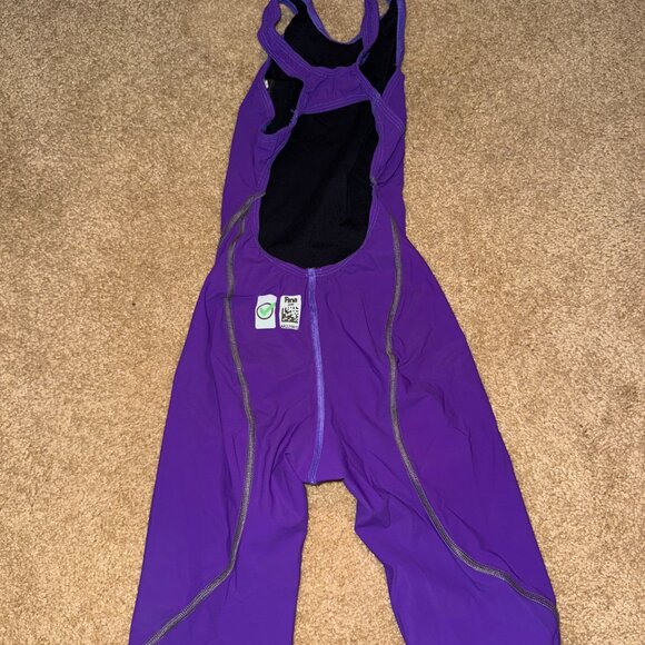 ARENA WOMENS SWIMMING TECH SUIT SIZE 26 FINA APPROVED PURPLE - Picture 2 of 3